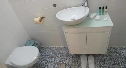 Banker'S Boutique Appartement Haifa Buitenkant foto